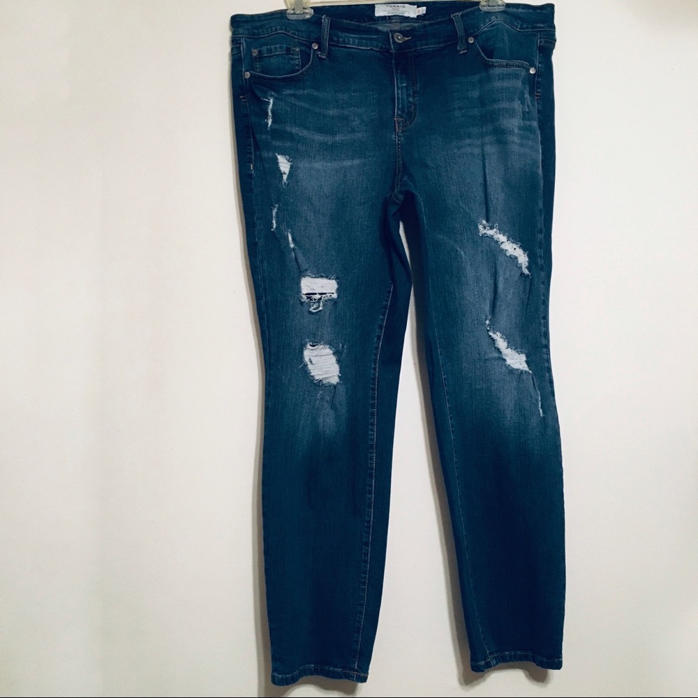 Torrid Premium Denim BoyFriend Jeans Size 22